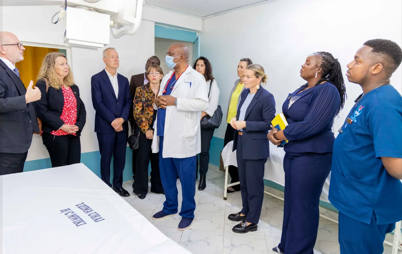 Uzima Uhai Health Centre medical team and visitors